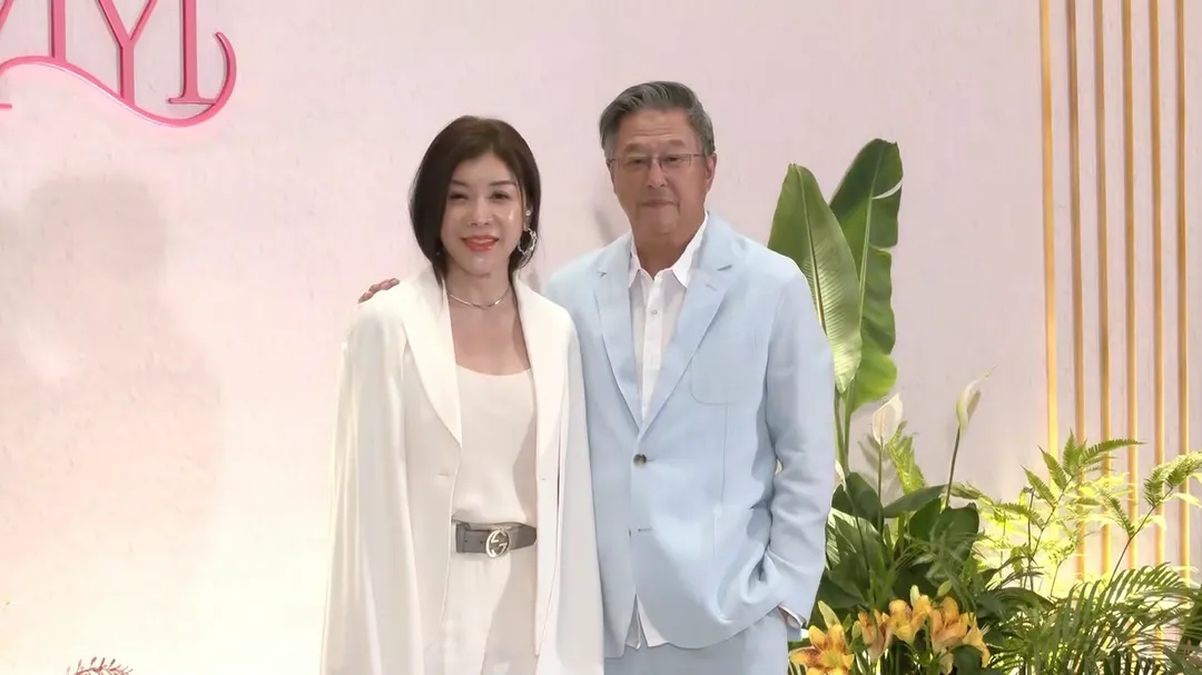 王偉忠（右）與愛妻林慧晶（左）出席納豆婚宴。（圖／記者郭竹倩 攝）