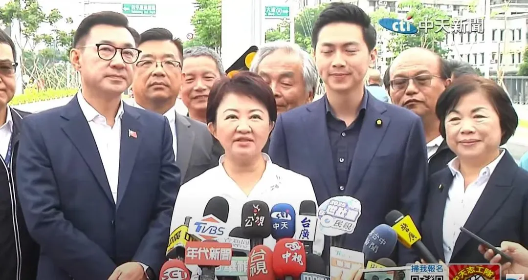 台中市長盧秀燕今日出席活動時談到重啟燃煤機組一事時喊話中央要好好思考能源政策。（圖／中天新聞）