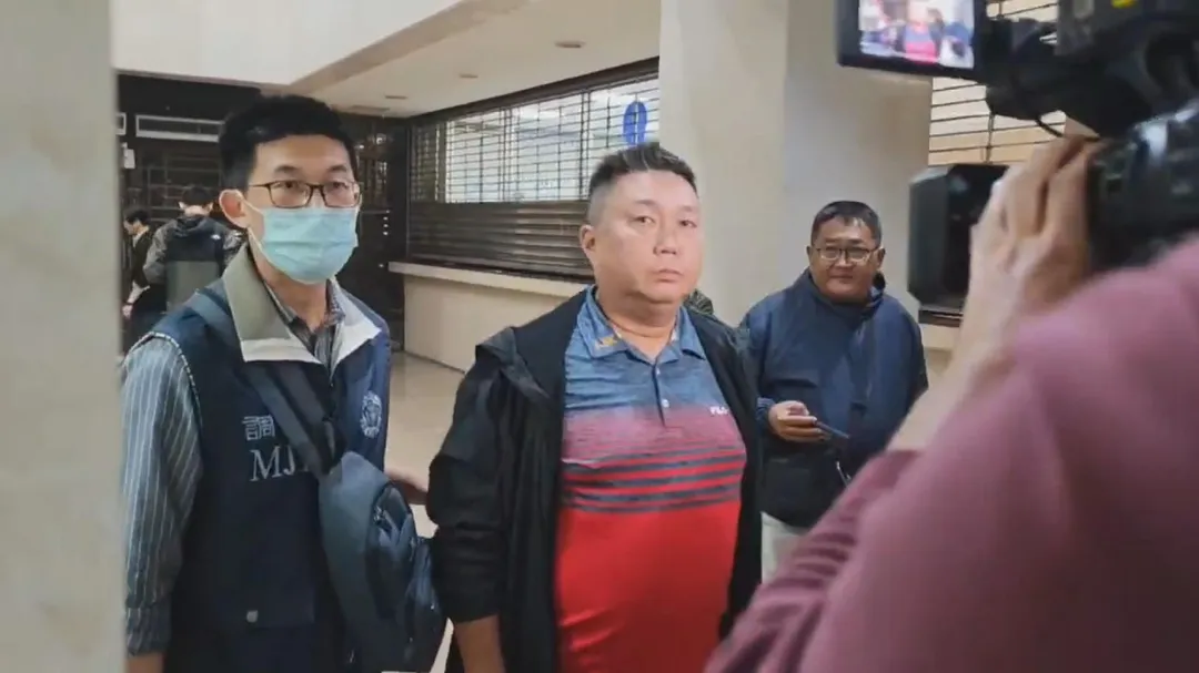 南港分局警員劉政道遭法官裁定羈押禁見。(圖/中天新聞)