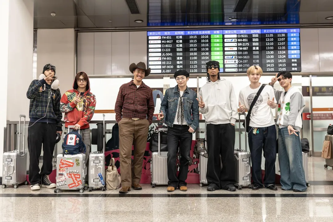 PSYCHIC FEVER from 放浪一族（簡稱PsyFe）的WEESA（左起）、半田龍臣、劍、中西椋雅、JIMMY、渡邊廉、小波津志30日訪台。（圖／LDH愛夢悅提供）