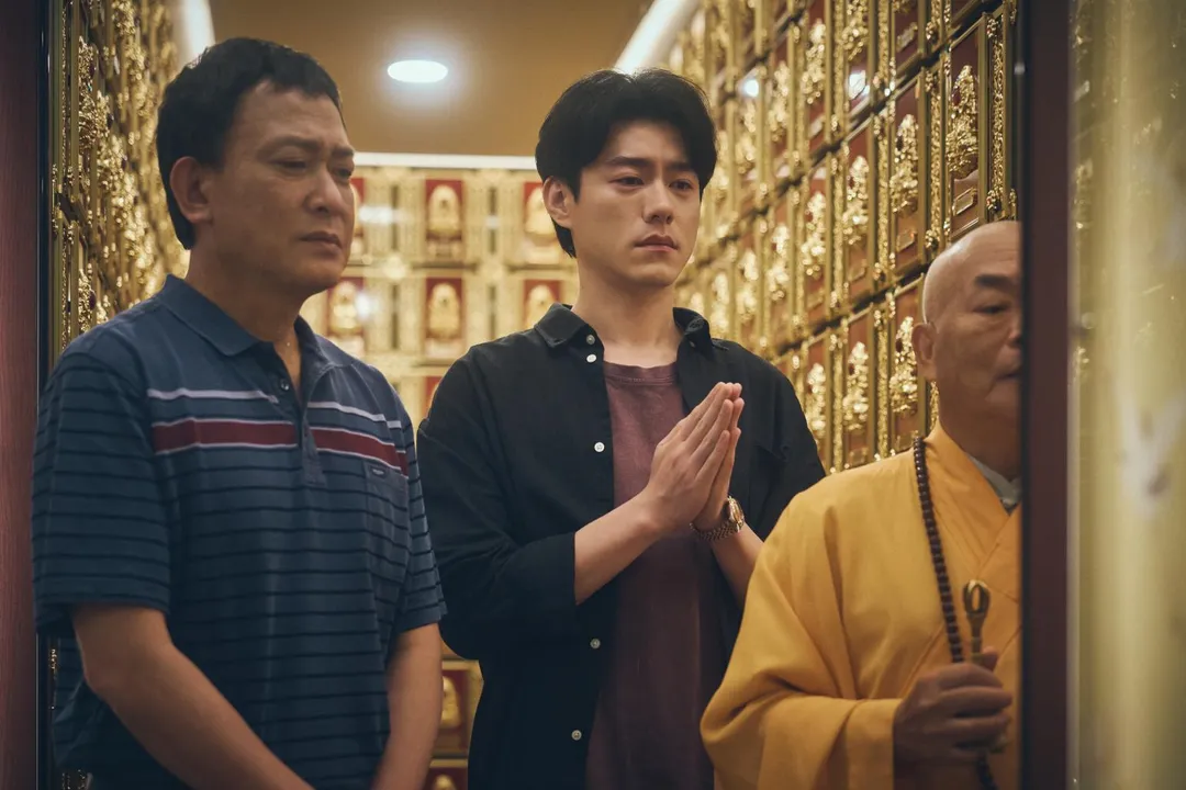《成功路上》王識賢（左）和李程彬（右）無法改變未來秀萍因病離世。（圖／華視、公視台語台提供）