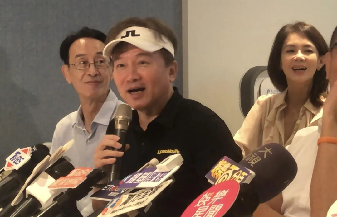 孫鵬見林美貞被關心感情狀態後幫忙救火，幽默表示「大家怎麼不關心我跟狄鶯好不好？」（圖／記者郭竹倩 攝）