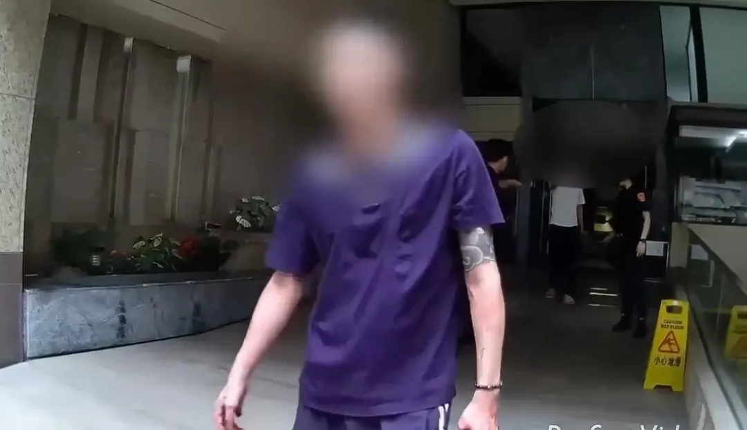 行兇嫌犯遭警方查獲。(圖/翻攝畫面)