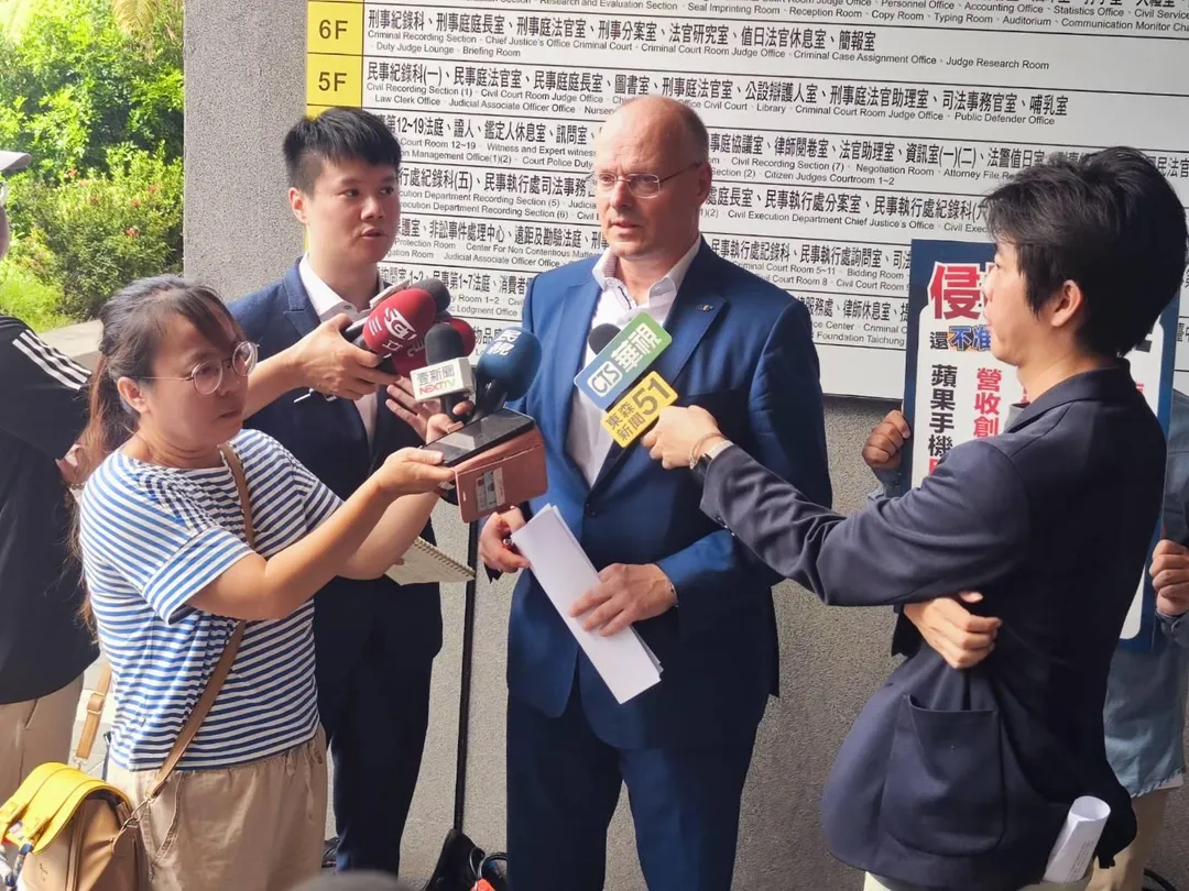 大立光聲請「容忍」繼續使用侵權軟體，遭智慧財產法院打臉駁回。圖為去年遭盜用德商MVTec負責人出庭控訴大立光畫面。（圖／資料照片）