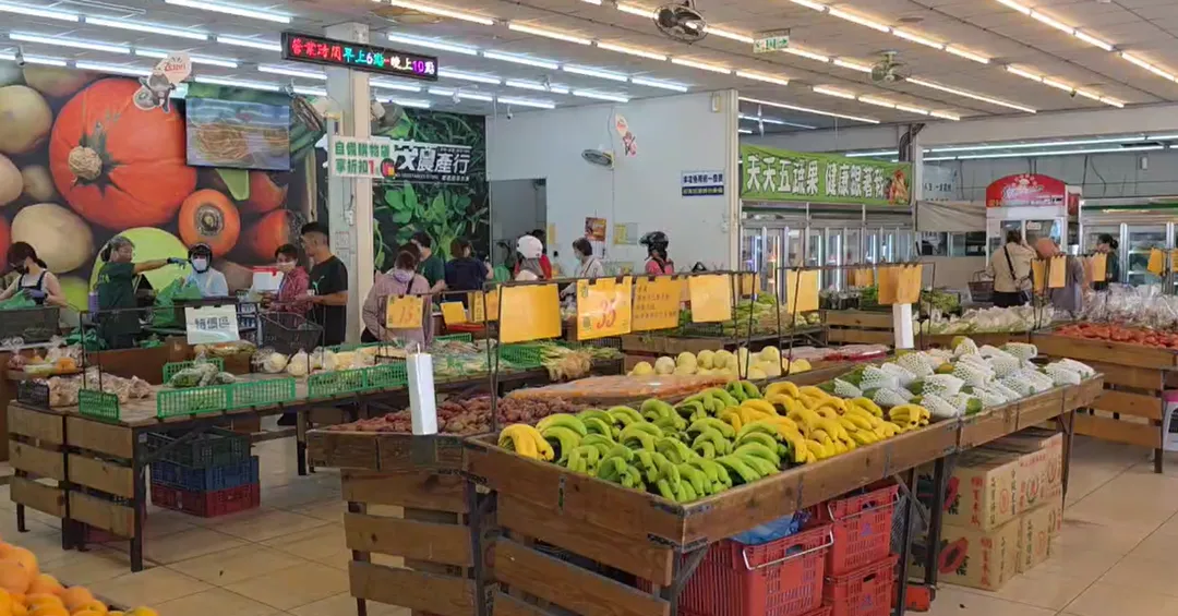 丹娜絲颱風重創南台灣農作物產區，導致蔬菜價格持續狂飆。（示意圖/中天新聞）