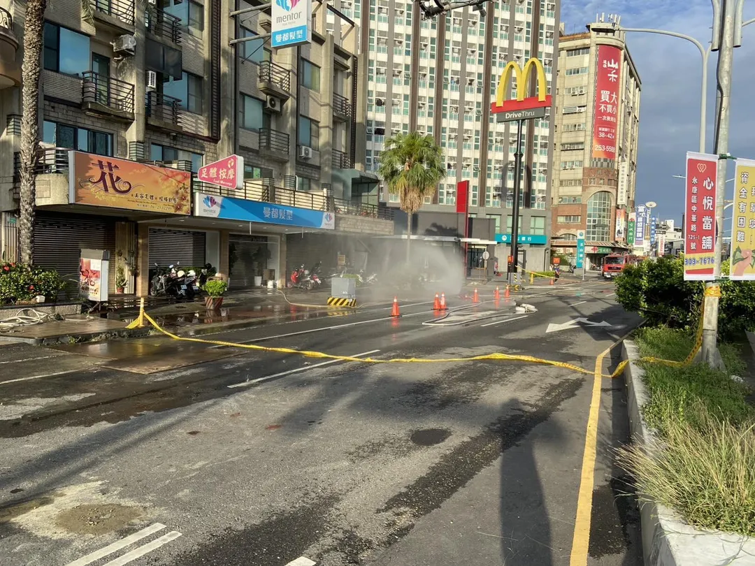 永康區中正北路傳出瓦斯外洩。(圖/翻攝畫面)