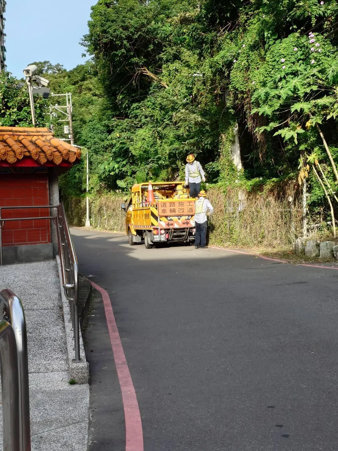 新北市中和區中興里及部分地區今(20)日清晨5點半左右發生停電事件。(圖/鄰長提供)