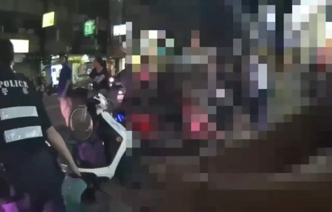 少年不滿母親拒絕租房，竟失控毆打母親。（圖／警方提供）