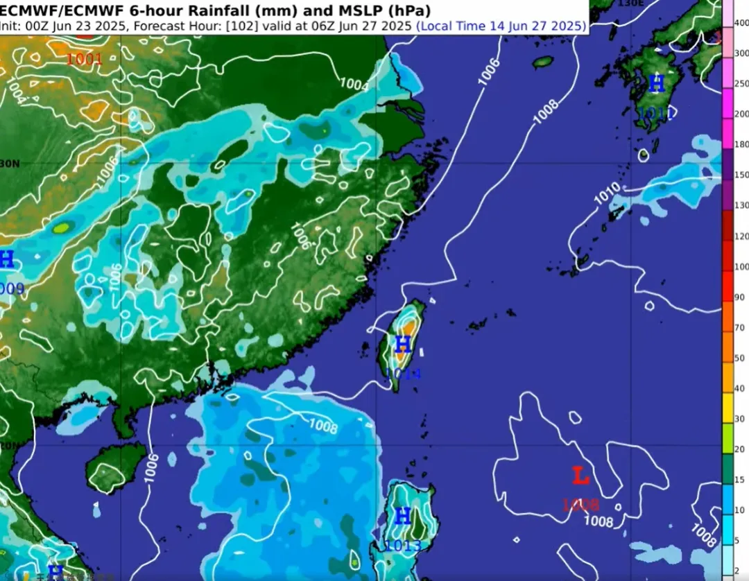 天氣風險表示，本週末關島附近和菲律賓東側各有一個熱帶擾動發展，預計於7月初期將形成颱風，但需要等熱帶性低氣壓生成後整體的路徑才稍明朗。（圖／翻攝自氣象粉專「天氣風險 WeatherRisk」）