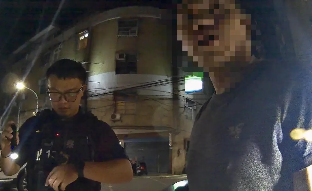 男子持有喪屍菸彈遭警方查獲。(圖/翻攝畫面)