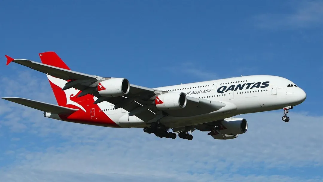 一架澳洲航空的客機因伊朗發射飛彈而原機折返。（圖／PIXABAY）