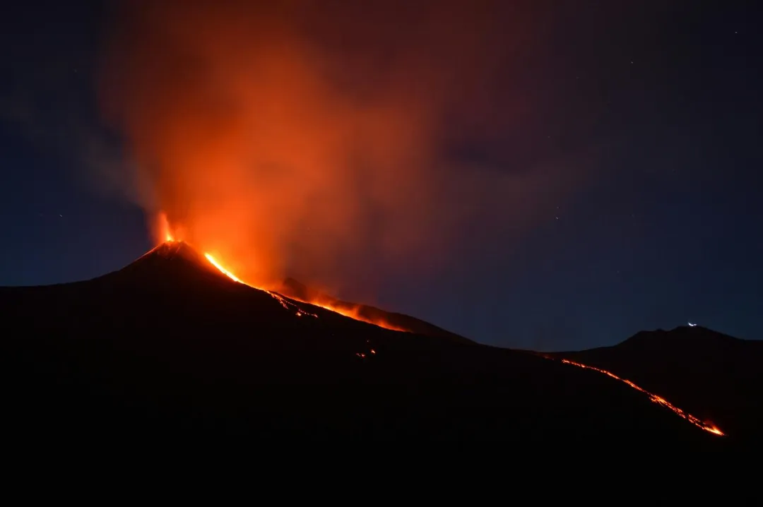 巴西女遊客不幸喪命印尼火山。