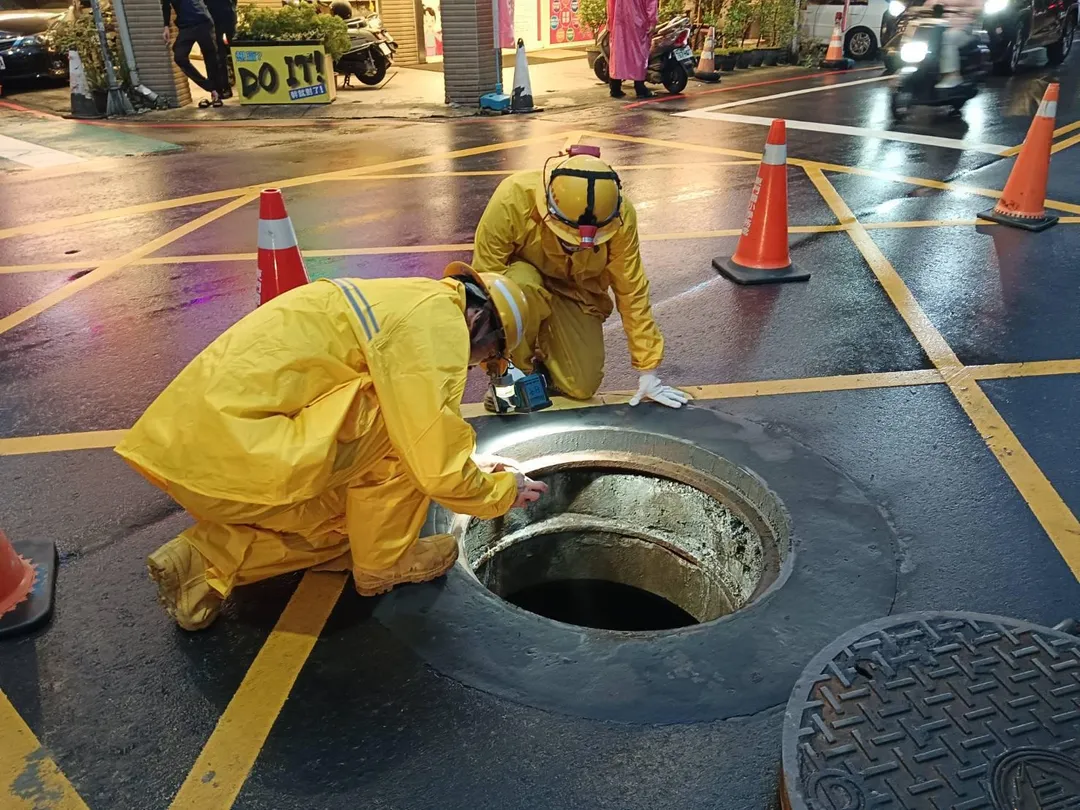 桃園市桃園區25日晚間發生台電地下饋線故障，造成該區511戶晚間無電可用。（圖／台電桃園區桃園營業處提供）