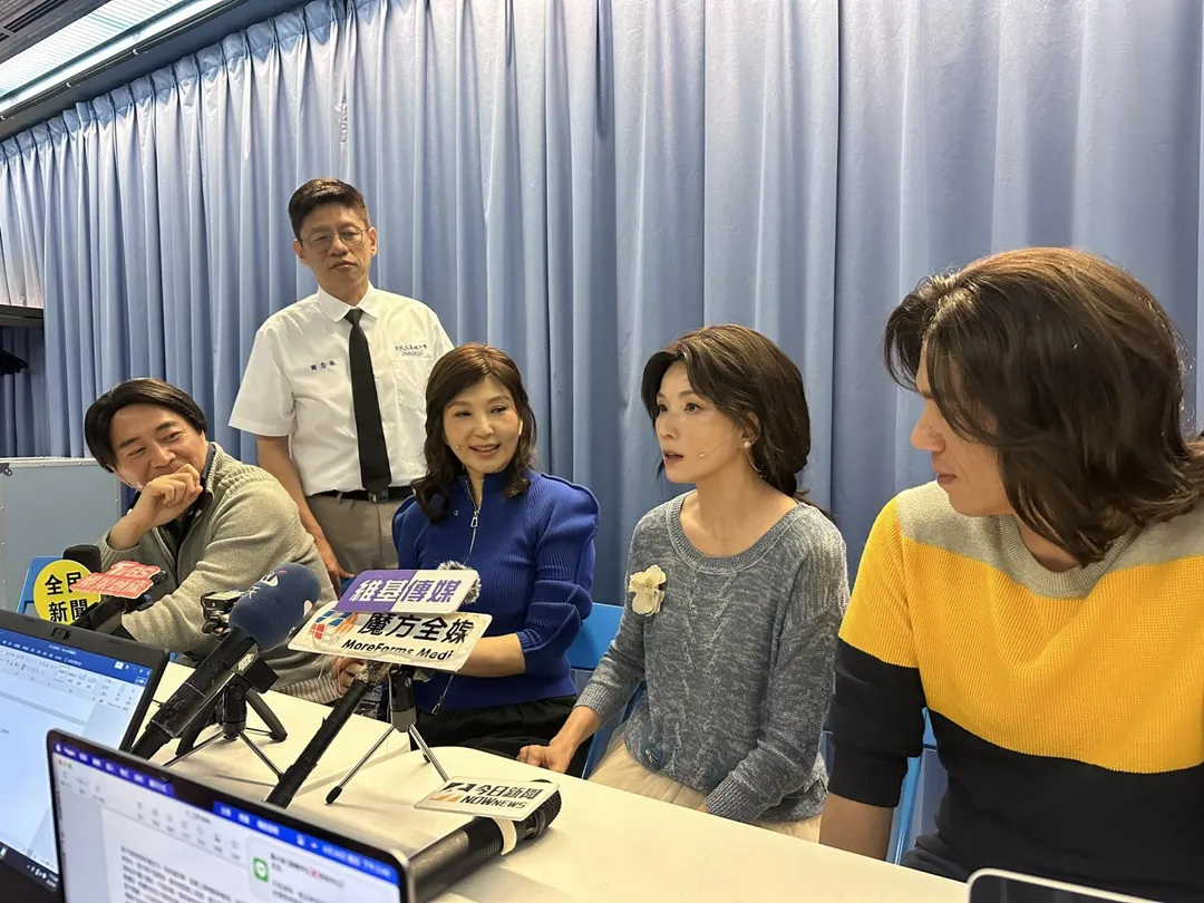 張玉嬿（左3）被爆料在台中演出時發生的糗事。（圖／記者 伍映澄 攝）