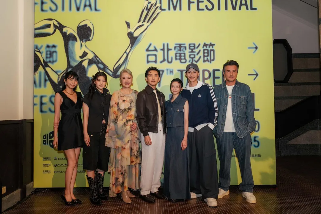 《凶宅專賣店》主演群合體。左起為許紫柔、江宜蓉、洪慧芳、施名帥、陳姸霏、范少勳及李銘順。(圖/台北電影節 提供)