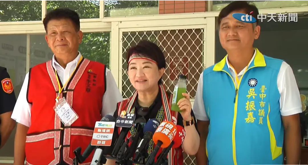 盧秀燕28日參加和平專案視察谷關部落市集，並推銷當地的農產品。（圖/中天新聞）