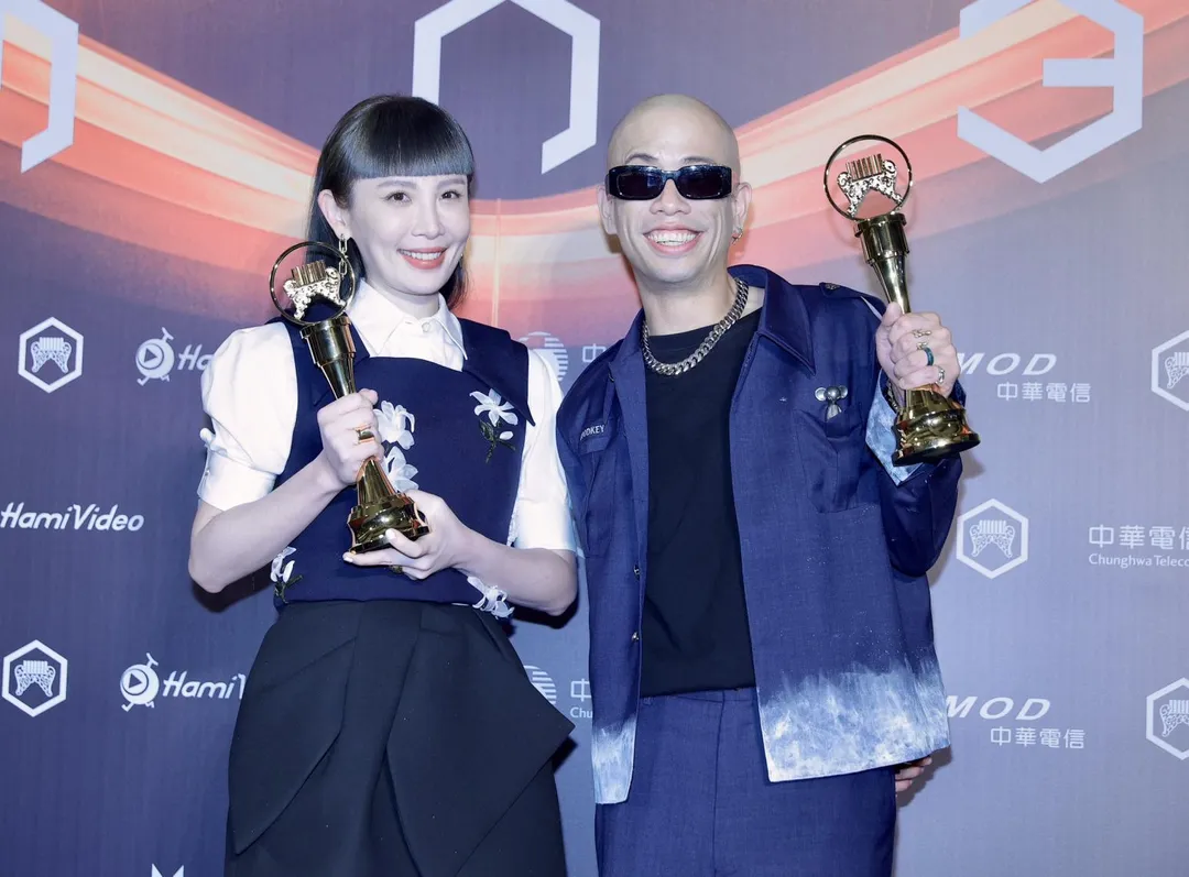 魏如萱（左）、呂士軒奪華語歌王后。（圖／中國時報 陳俊吉、郭吉銓攝）