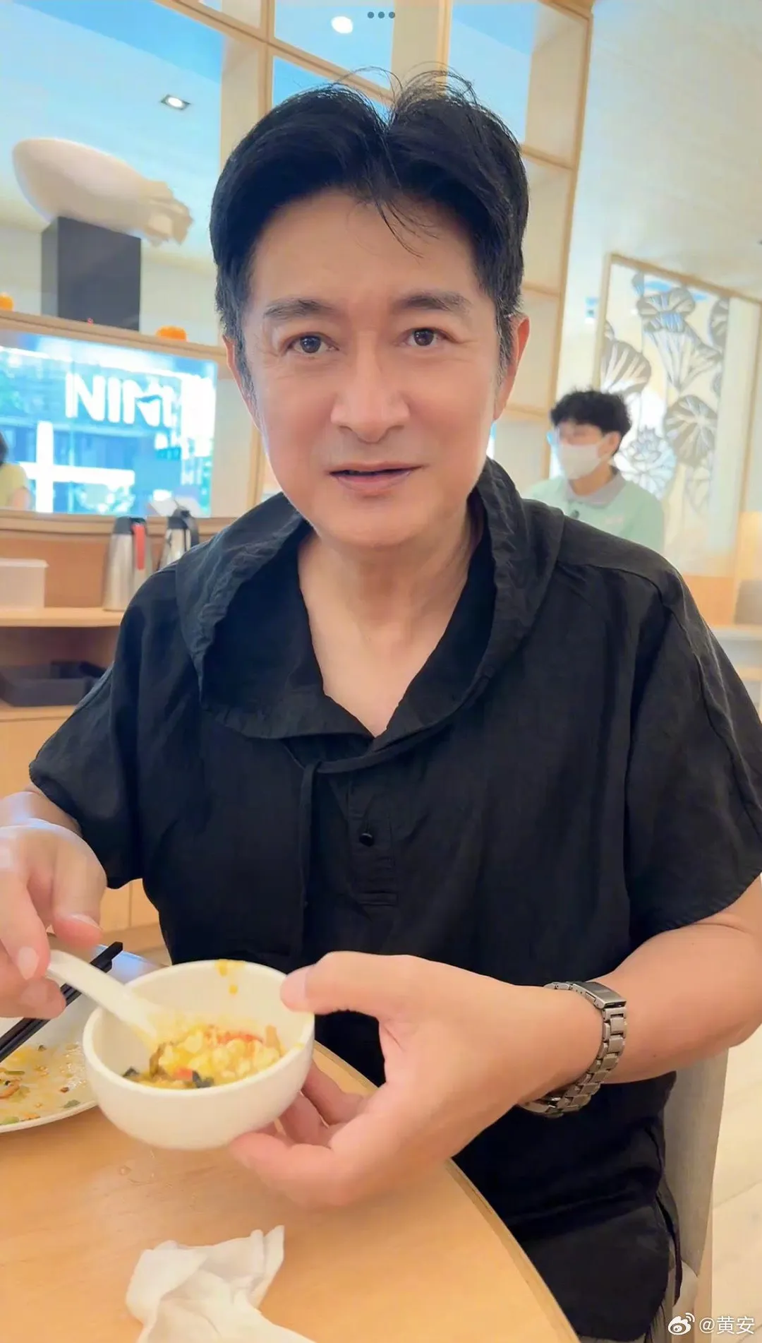 黃安未來將專心投入佛法傳播工作。（圖／翻攝自黃安微博）