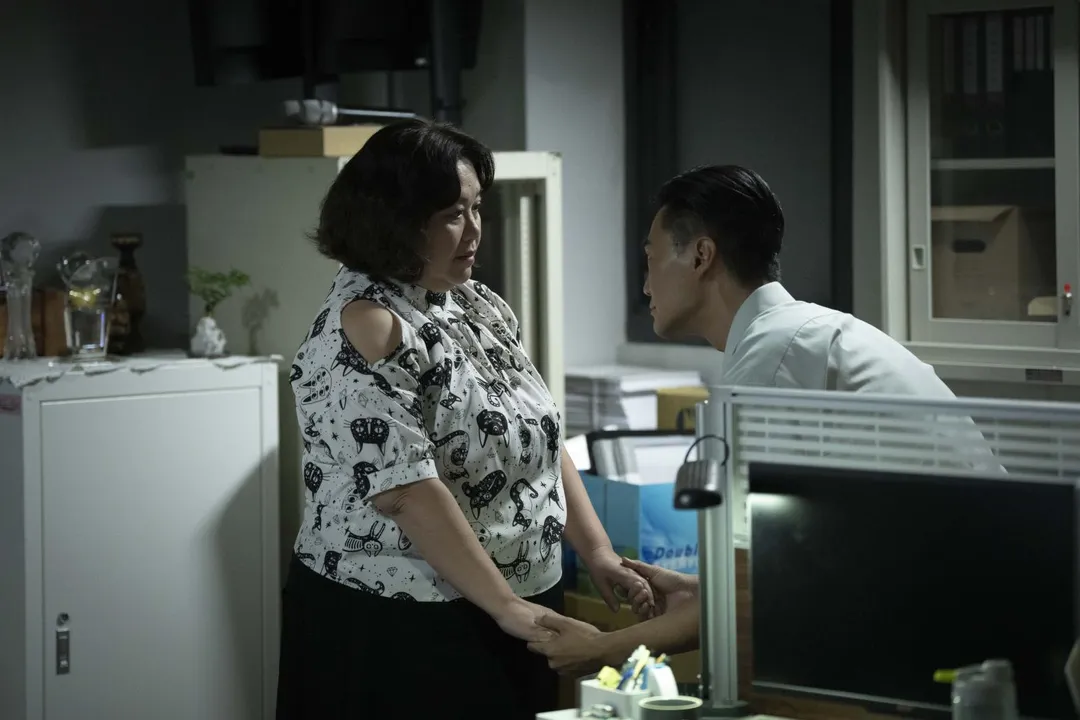 鍾欣凌（左）劇中曾是飾演渣男主管林俊逸（右）的小三。（圖／華視、公視台語台 提供）