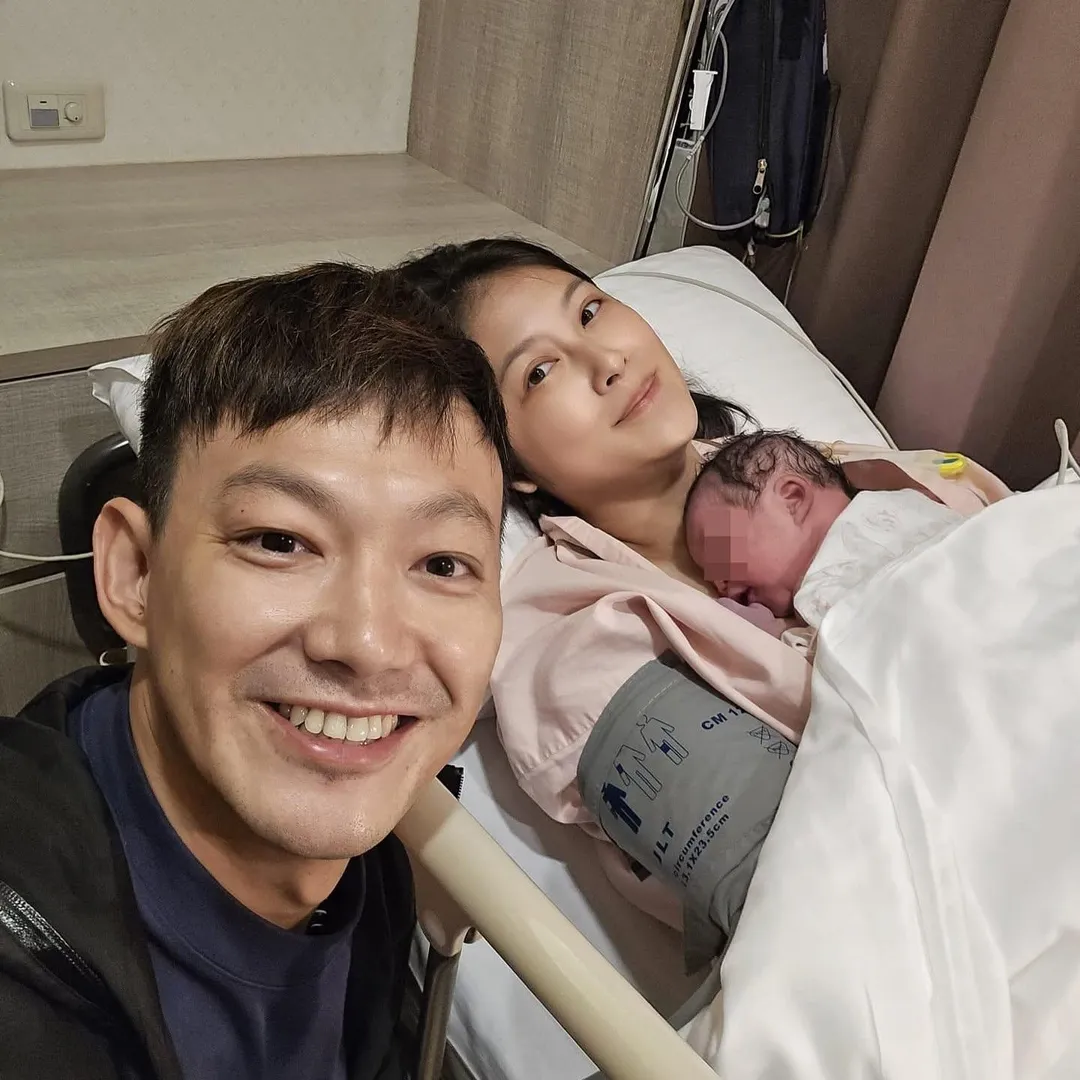 威廉曬一家四口合照。（圖／翻攝自卓君澤IG）