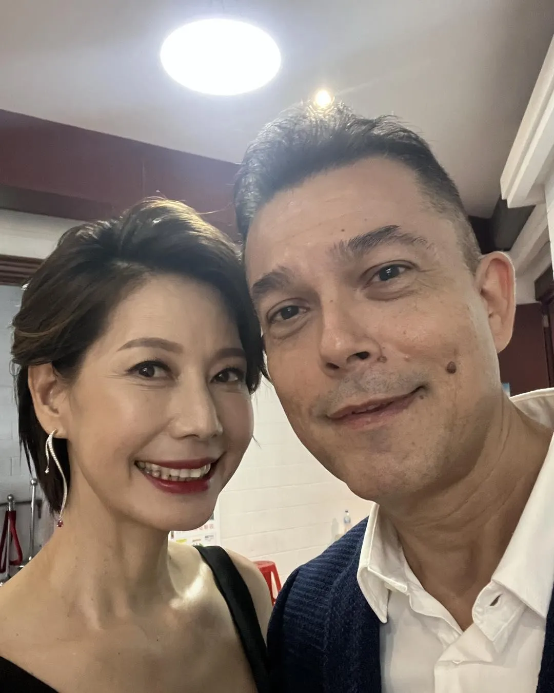 丁寧和外籍老公結婚多年感情甜蜜。（圖／華視、公視台語台 提供）