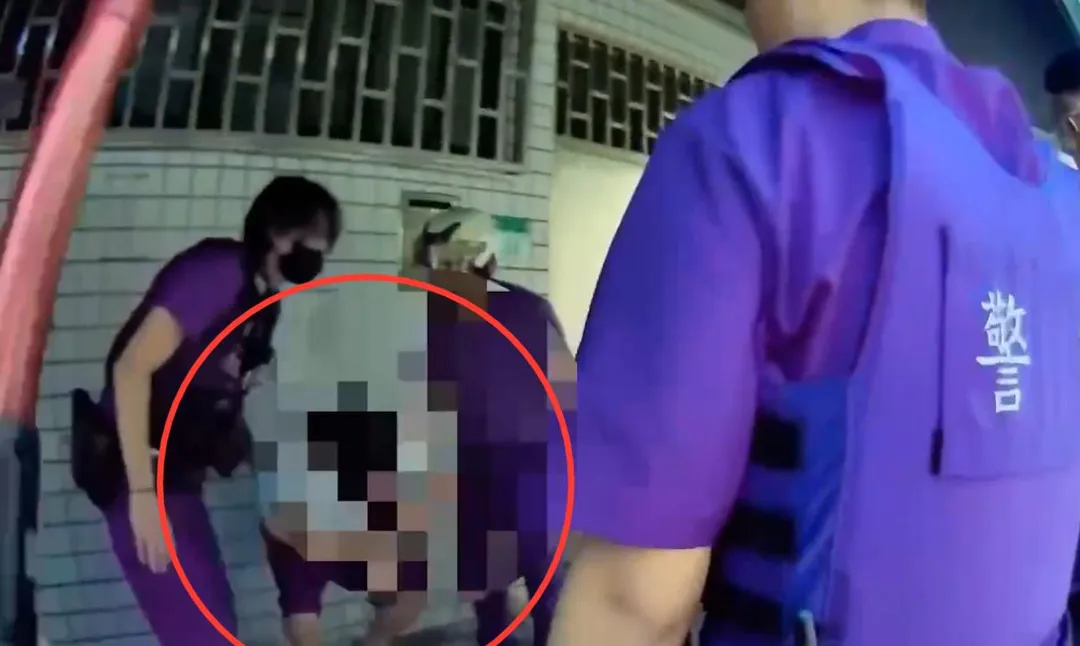 男子持有毒品疑似毒駕遭警方圍捕逮獲。（圖／翻攝畫面）