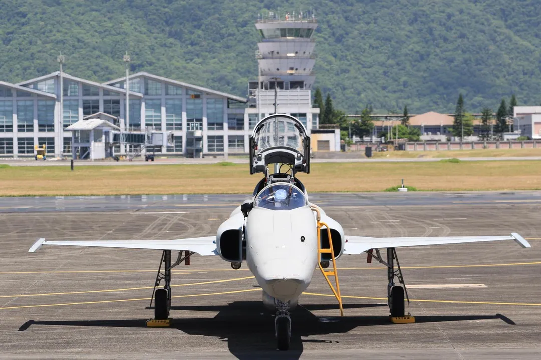 RF-5E偵察機,注意該機裝的是訓練用機鼻,沒有偵照窗口及相機。(圖/宋玉寧攝)