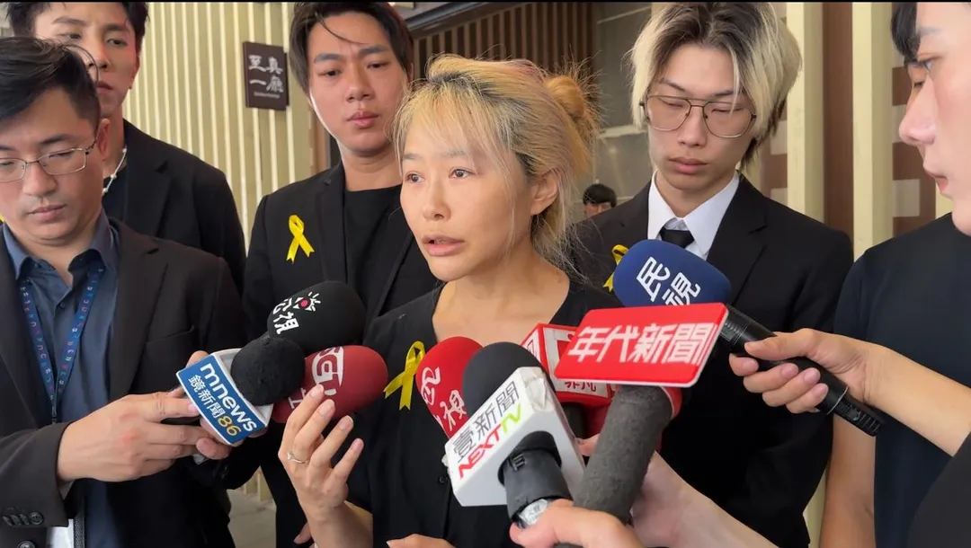 死者蔡女母親出面指控吊車司機蓄意殺人。（圖／塗豐駿攝）