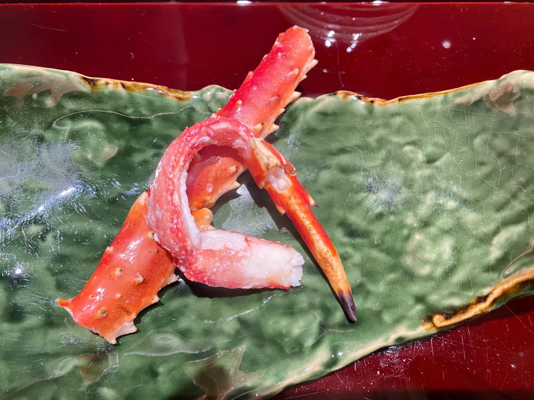 川燙鱈場蟹前腳肉外韌內軟。（圖／黃宏輝提供）