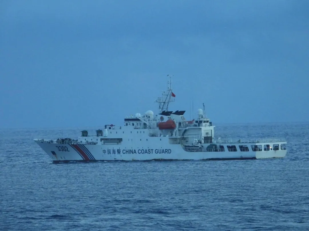 中國海警船「3302」。（圖／海巡署提供）