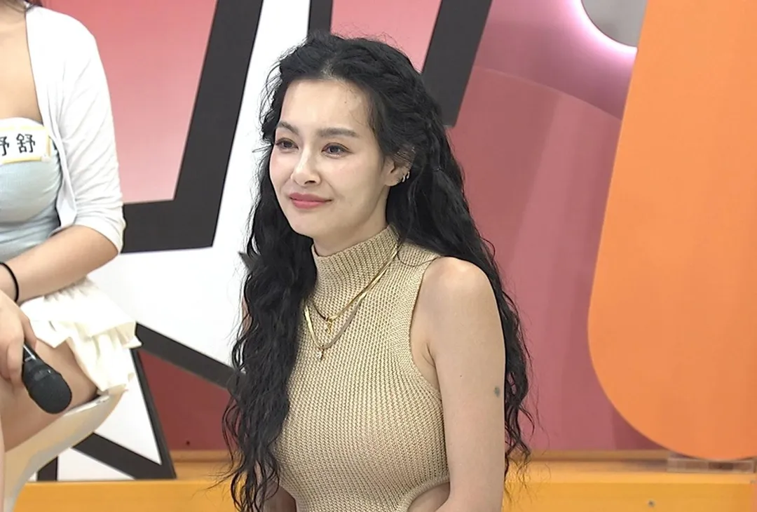 王思佳在節目上分享自己得罪過記者。(圖/中天綜合台提供)