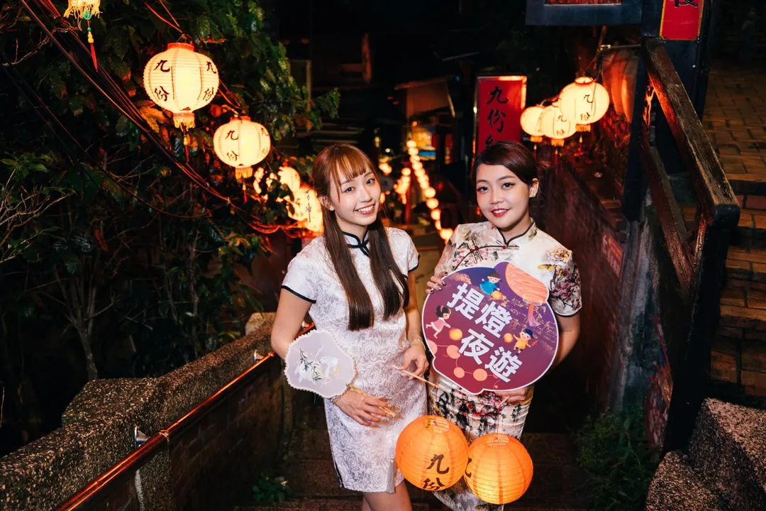 今年九份紅燈籠祭不只可在假日提燈夜遊，還能參加升級版「新北幣」集章活動。（圖／新北市觀光旅遊局提供）