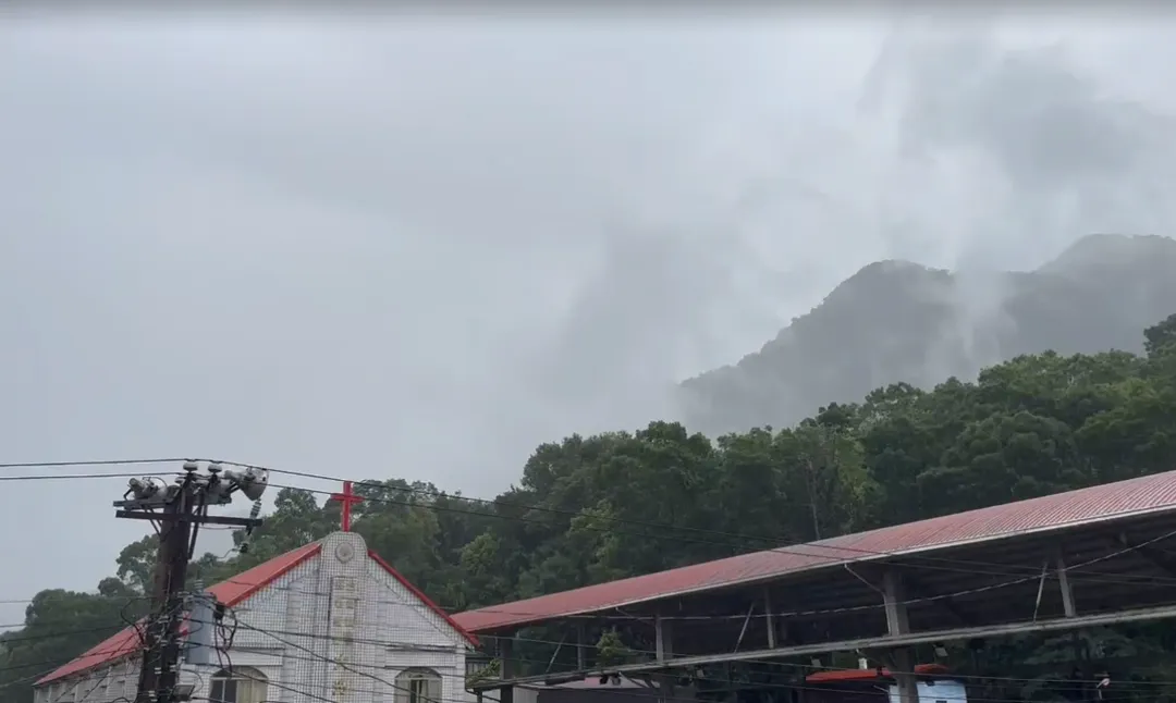 高雄那瑪夏區雨勢。（圖／中天新聞）