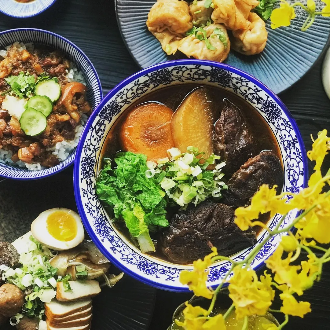 店內主打的牛肉麵（圖／小初店粉專）