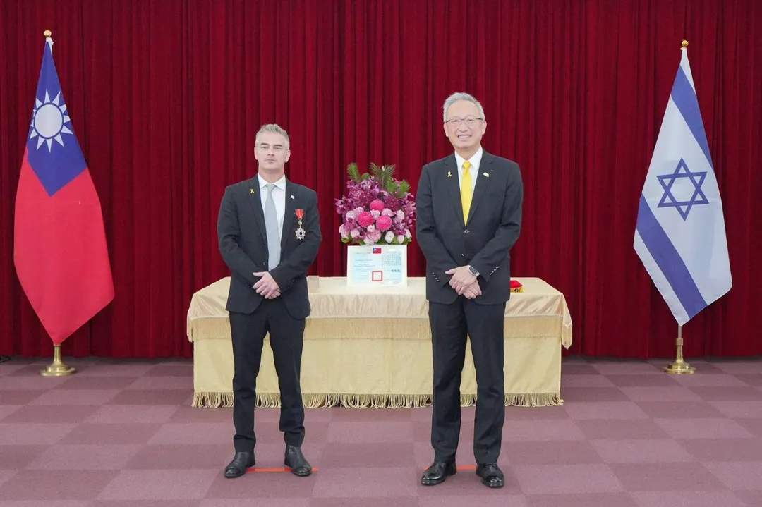 以國會友台小組主席杜伯斯基（Boaz Toporovsky）（圖左）5月以「台灣是我們應更加認識的盟友」為題投書以媒。（圖／翻攝臉書「Boaz Toporovsky」）