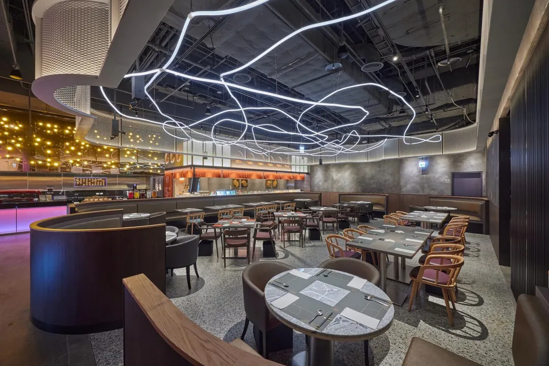 旭集台南西門店，占地470坪，提供386個客席座位。（圖／饗賓集團提供）