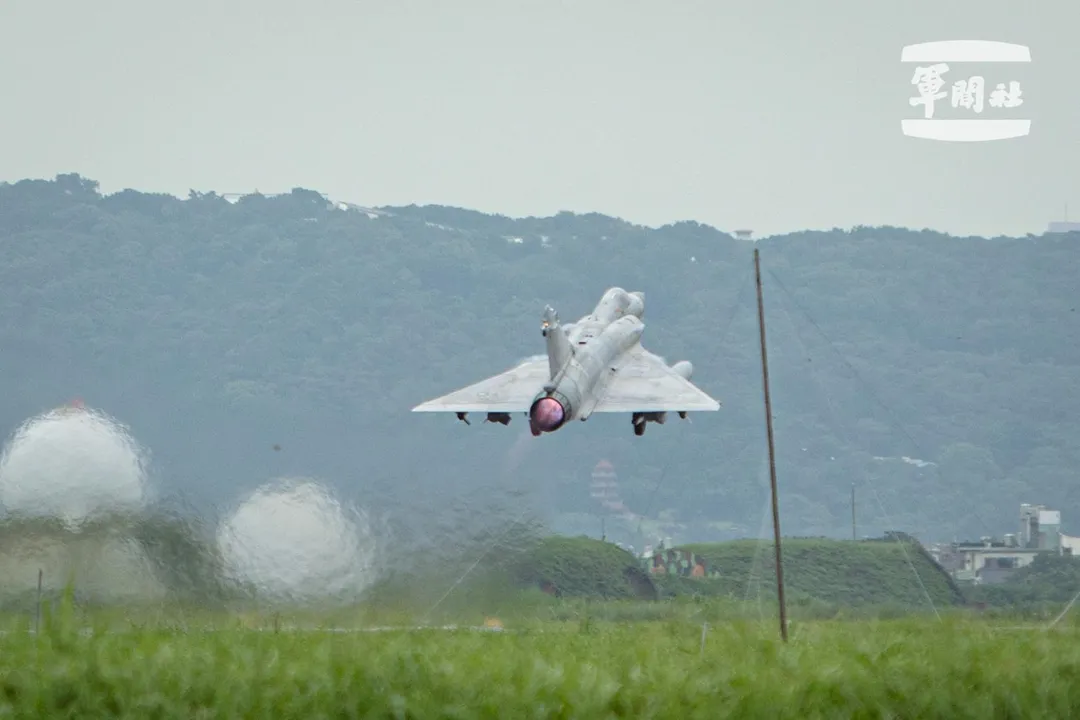 漢光41號演習第二天，空軍各機型執行戰備轉場訓練。（圖／軍聞社提供）