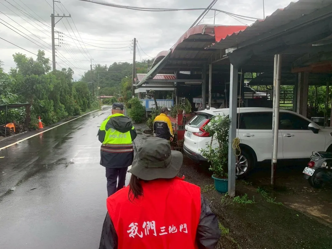 屏東縣三地門鄉口社村為確保居民安全，緊急啟動預防性撤離。（圖/翻攝畫面）
