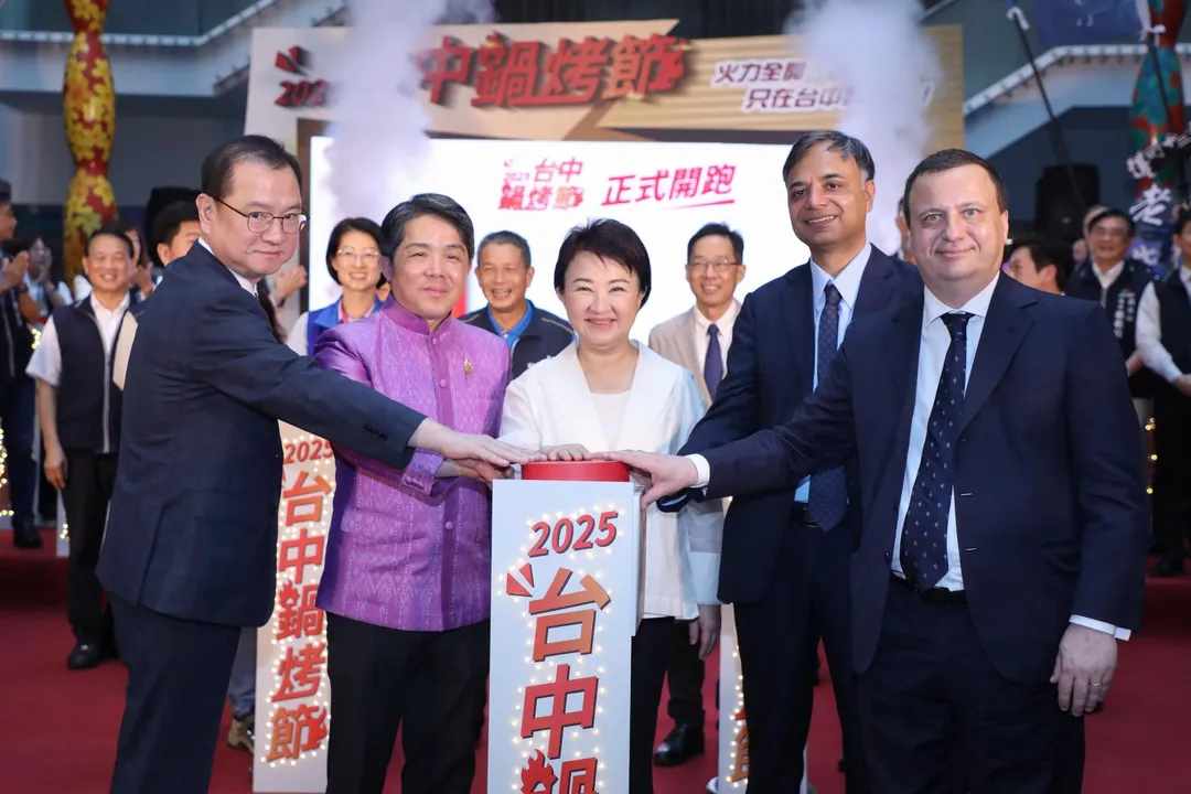 盧秀燕與4國駐台代表共推台中鍋烤節。(圖/台中市政府)
