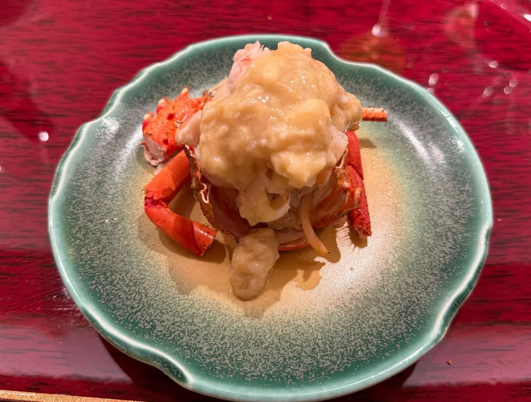 龍蝦味噌燒中的「味噌」（miso）實為龍蝦膏。（圖／黃宏輝提供）