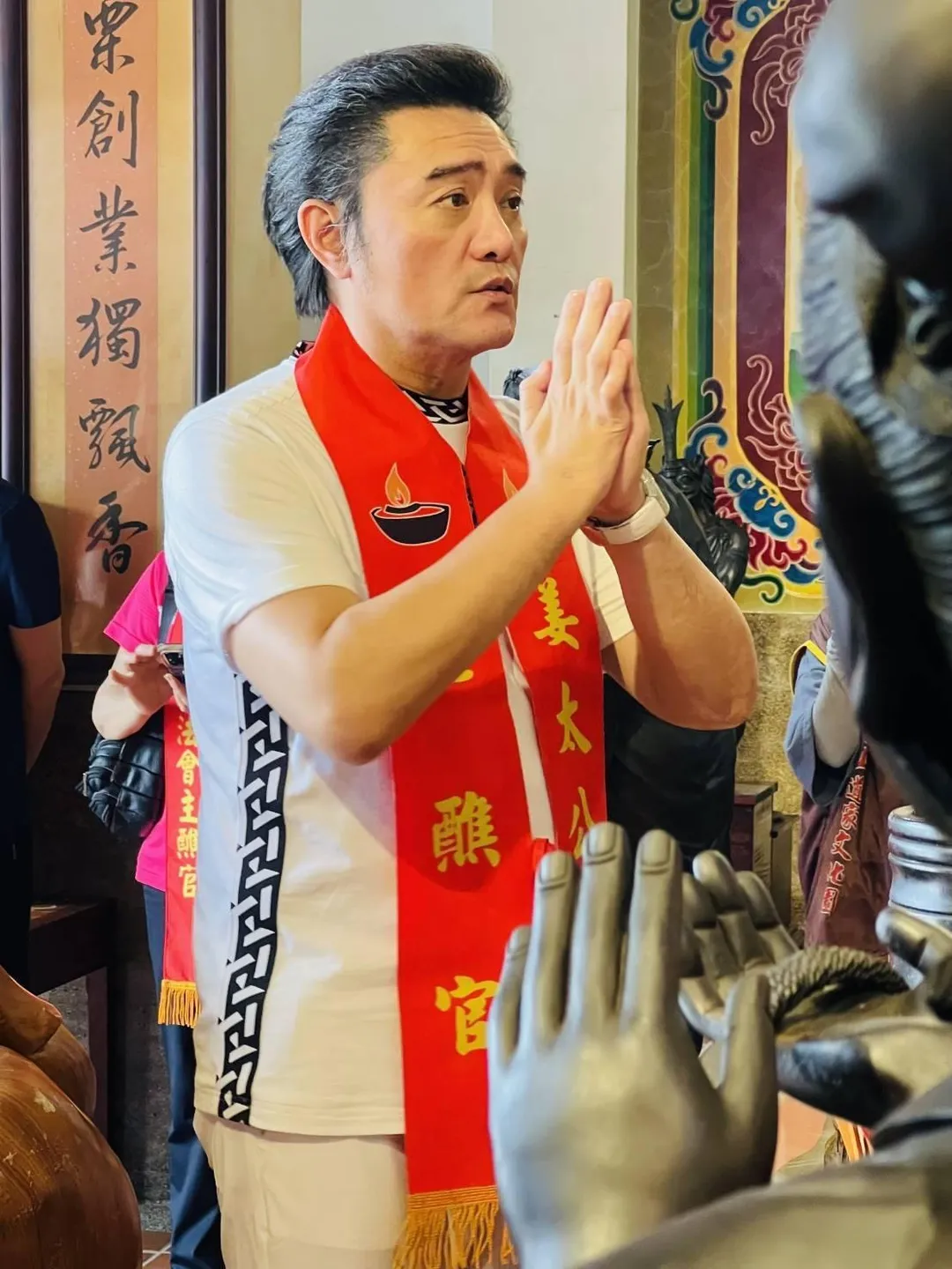 李㼈近日夢見湄洲媽祖，12日赴客家大院參拜。
