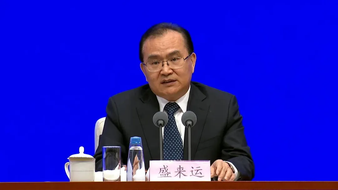大陸國家統計局副局長盛來運主持記者會。（圖／新華社）