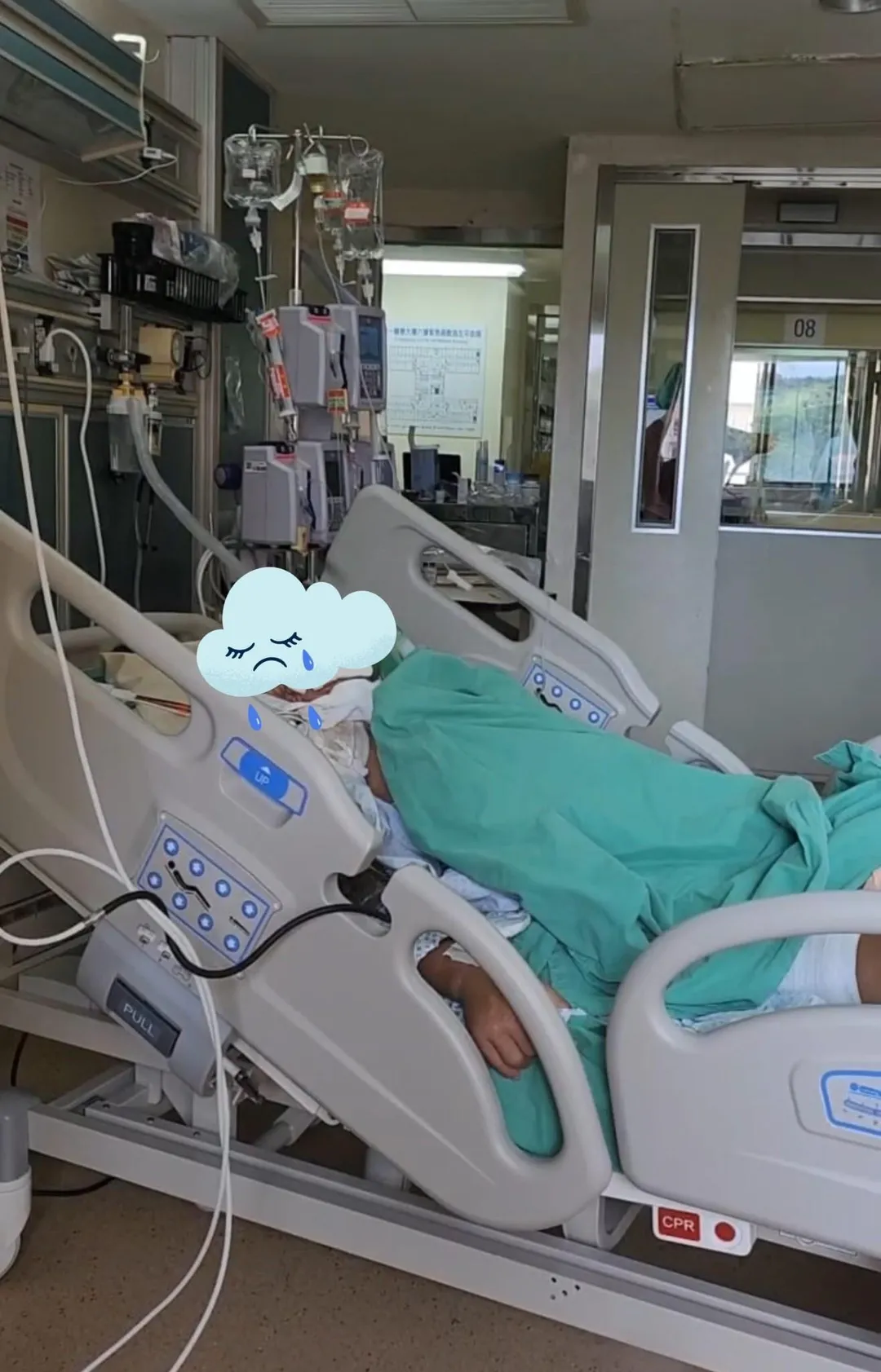 董男遭不明人士兩度潑灑滾燙熱水，目前在治療中，由於此事件缺乏影像，董男的家屬只好上網PO文求助，希望還原事件真相。（圖／翻攝自蘭嶼大小事臉書）