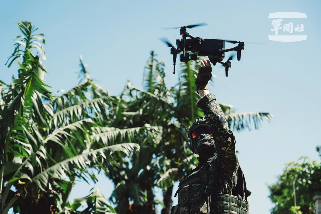 顧立雄表示,國軍無人機部隊官兵可以領戰鬥部隊加給。(圖/軍聞社)