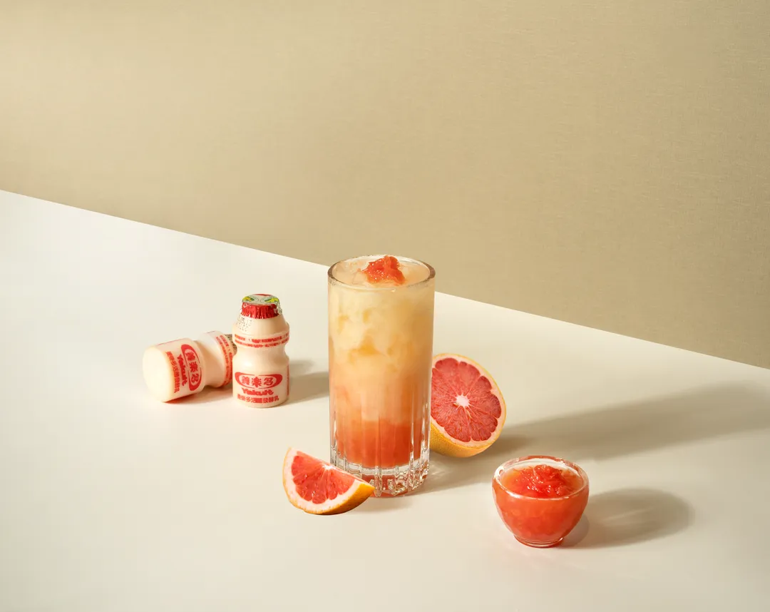 老賴茶棧推出限定飲品「紅柚系列」。(圖/老賴茶棧提供)