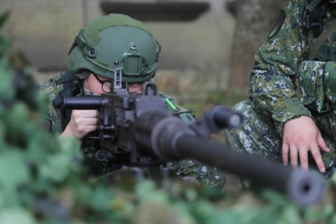 後備軍人12.7公厘重機槍訓練。(圖/國防部)