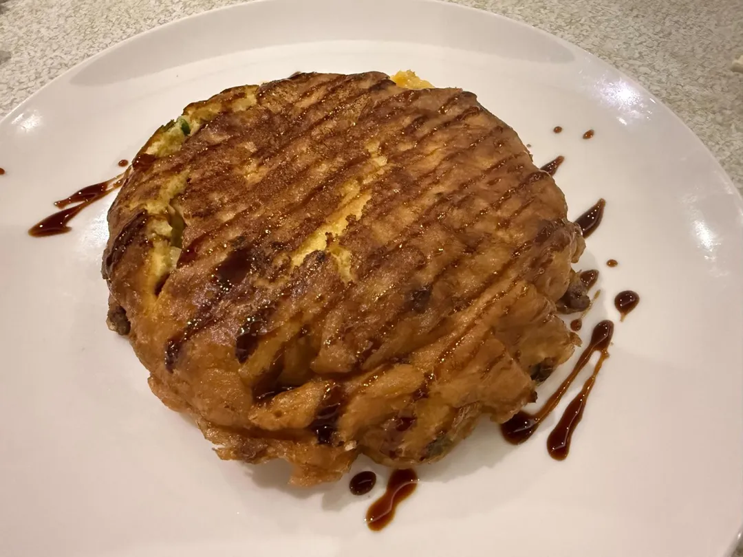 需要預約製作的菜脯蛋厚度將近4公分。（圖／黃宏輝提供）