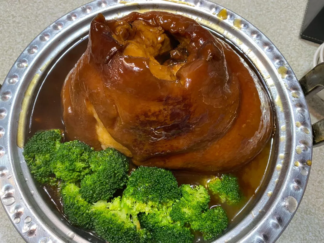 筍絲在腿庫和醬汁浸潤下，清爽不失鮮美。（圖／黃宏輝提供）