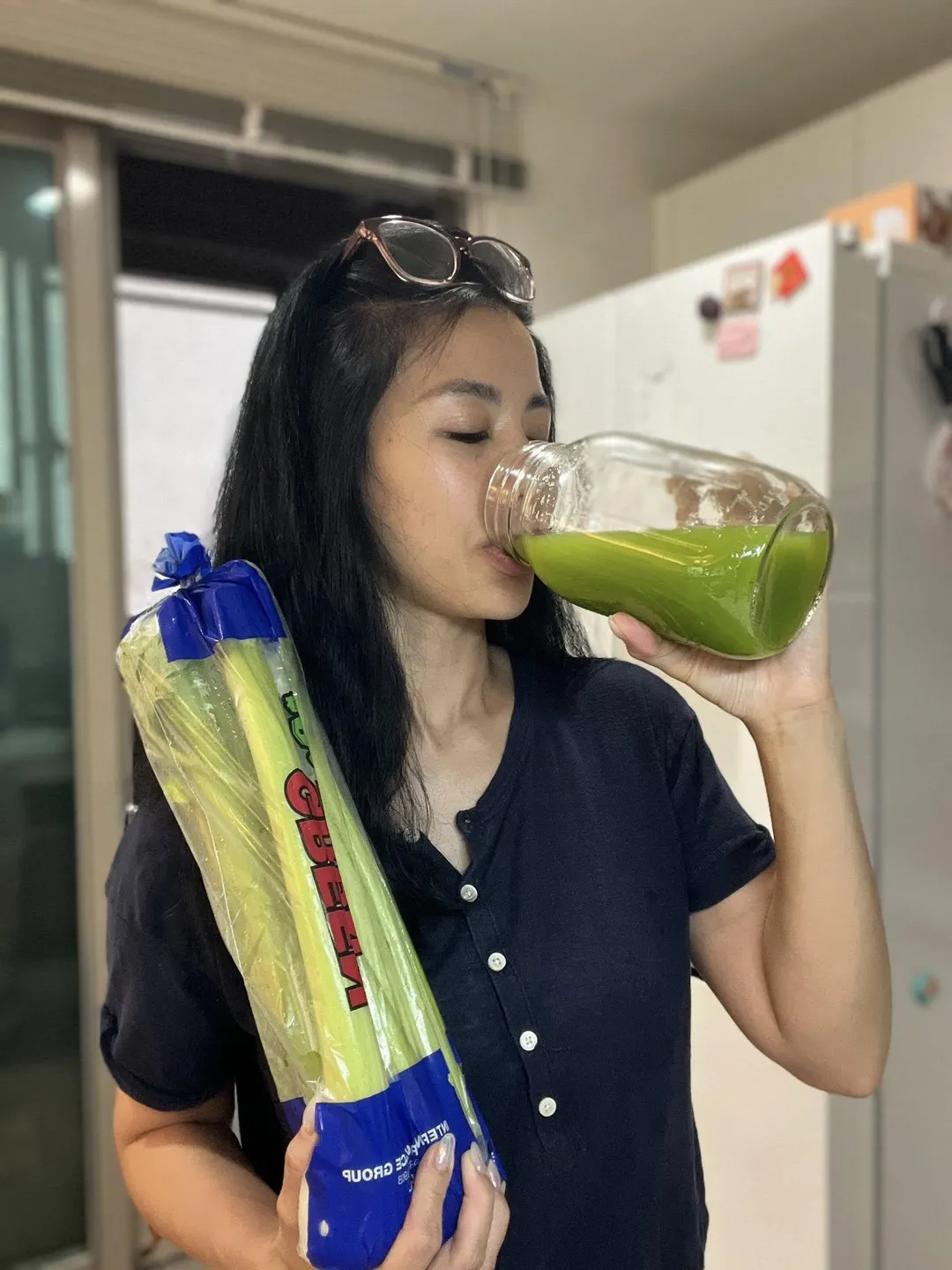 李蒨蓉分享近期有飲用西芹汁的習慣，她推測可能因這習慣而改變體質。（圖／翻攝自李蒨蓉臉書）
