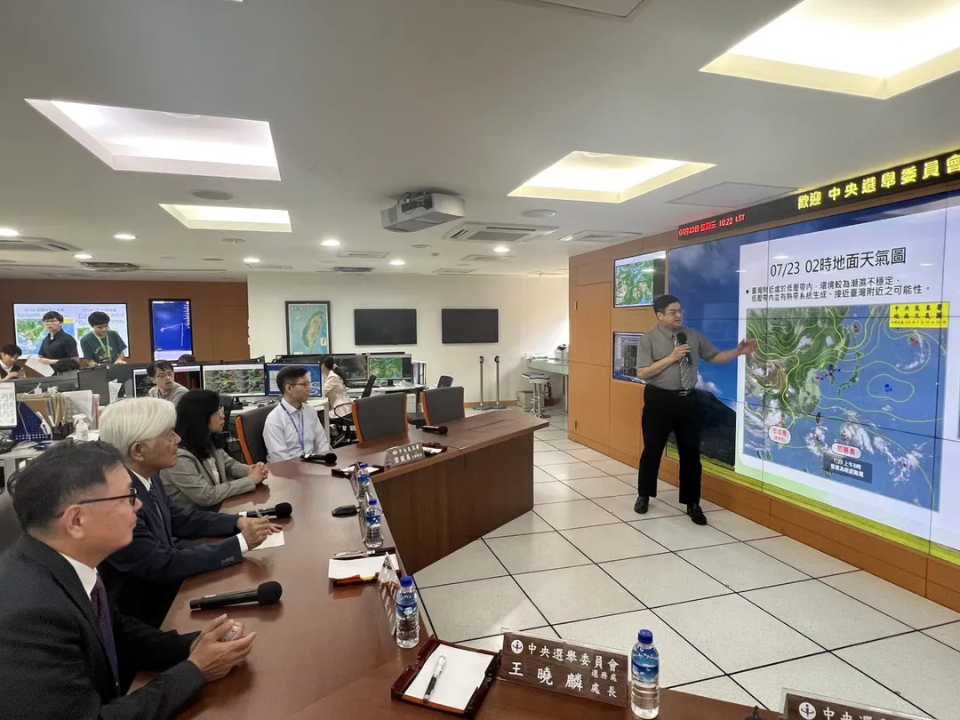 李進勇表示若726當天地方政府宣布停班課就停止投票。（圖／中選會提供）